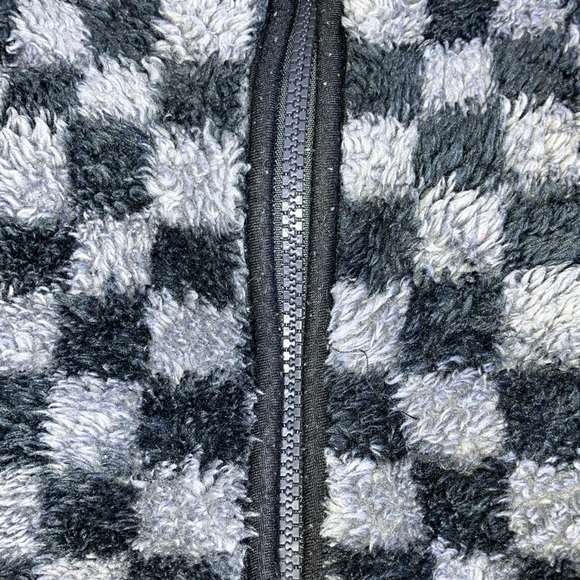 No Boundaries medium checkered black gray cropped Fleece Pullover - Picture 5 of 16
